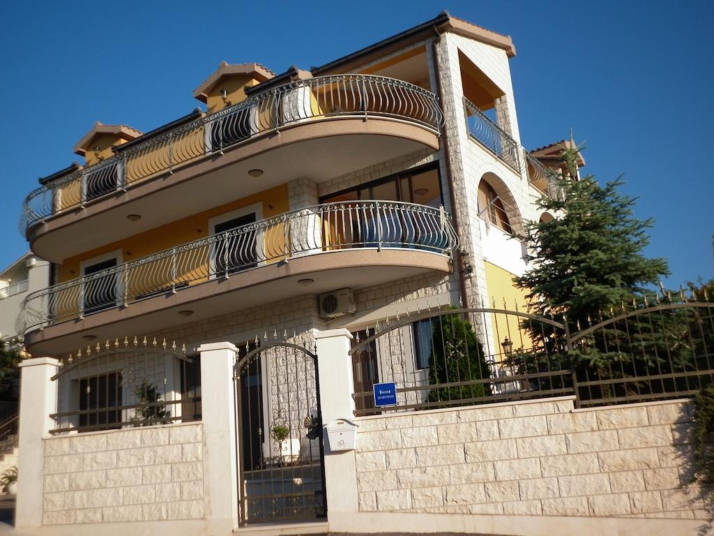 Apartments Ivona 2 Trogir Exterior foto