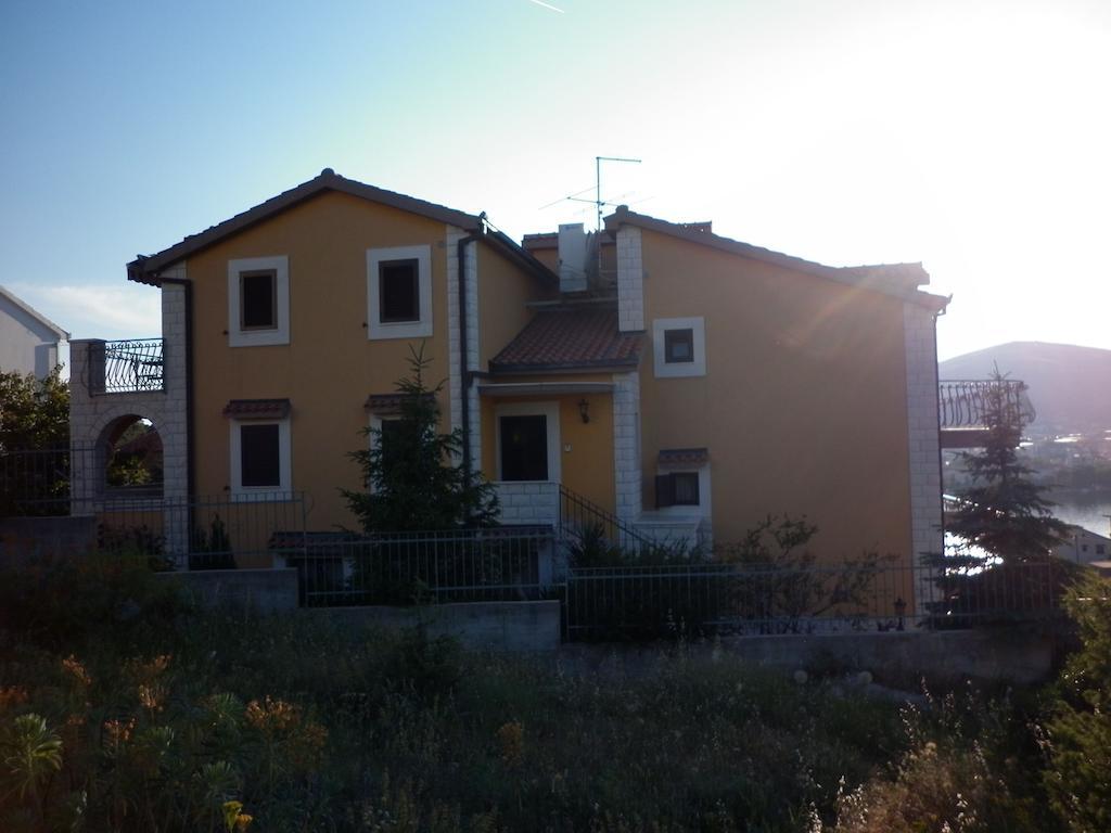 Apartments Ivona 2 Trogir Exterior foto